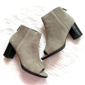 Bella Vita Lex Bootie 10 Gray Suede NIB